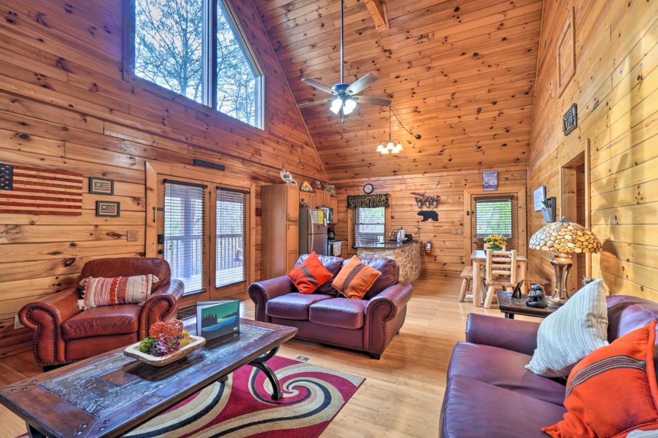 Inviting Sevierville Cabin With Deck And Hot Tub! 外观 照片