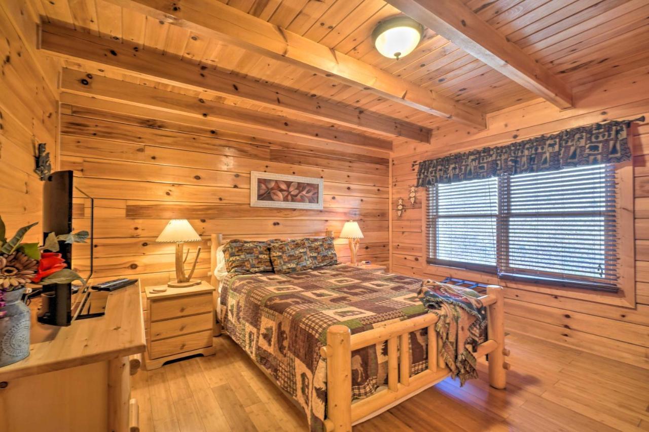 Inviting Sevierville Cabin With Deck And Hot Tub! 外观 照片