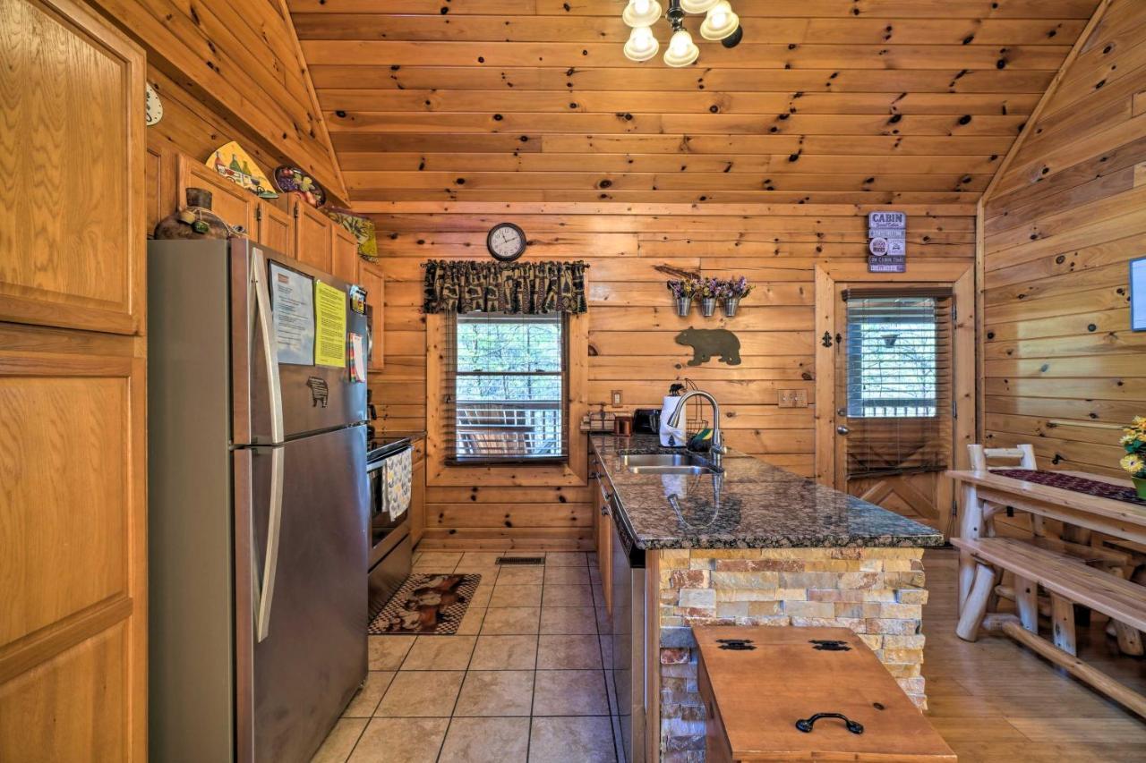 Inviting Sevierville Cabin With Deck And Hot Tub! 外观 照片
