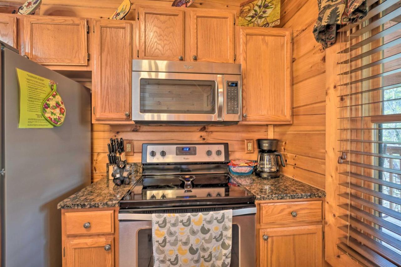 Inviting Sevierville Cabin With Deck And Hot Tub! 外观 照片