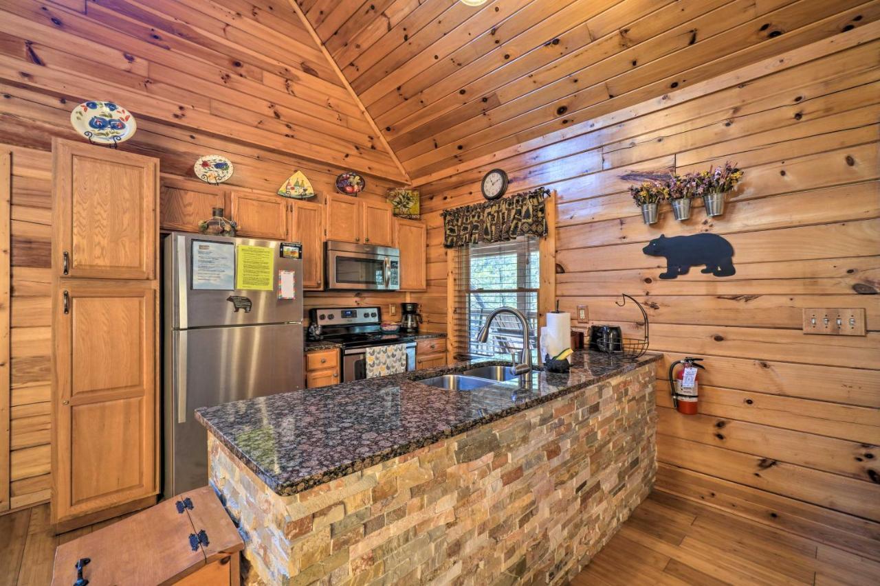 Inviting Sevierville Cabin With Deck And Hot Tub! 外观 照片