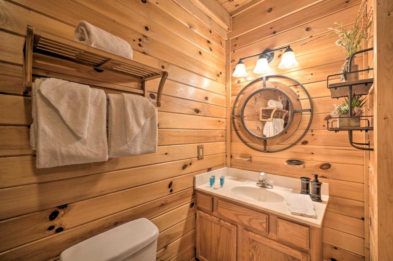 Inviting Sevierville Cabin With Deck And Hot Tub! 外观 照片