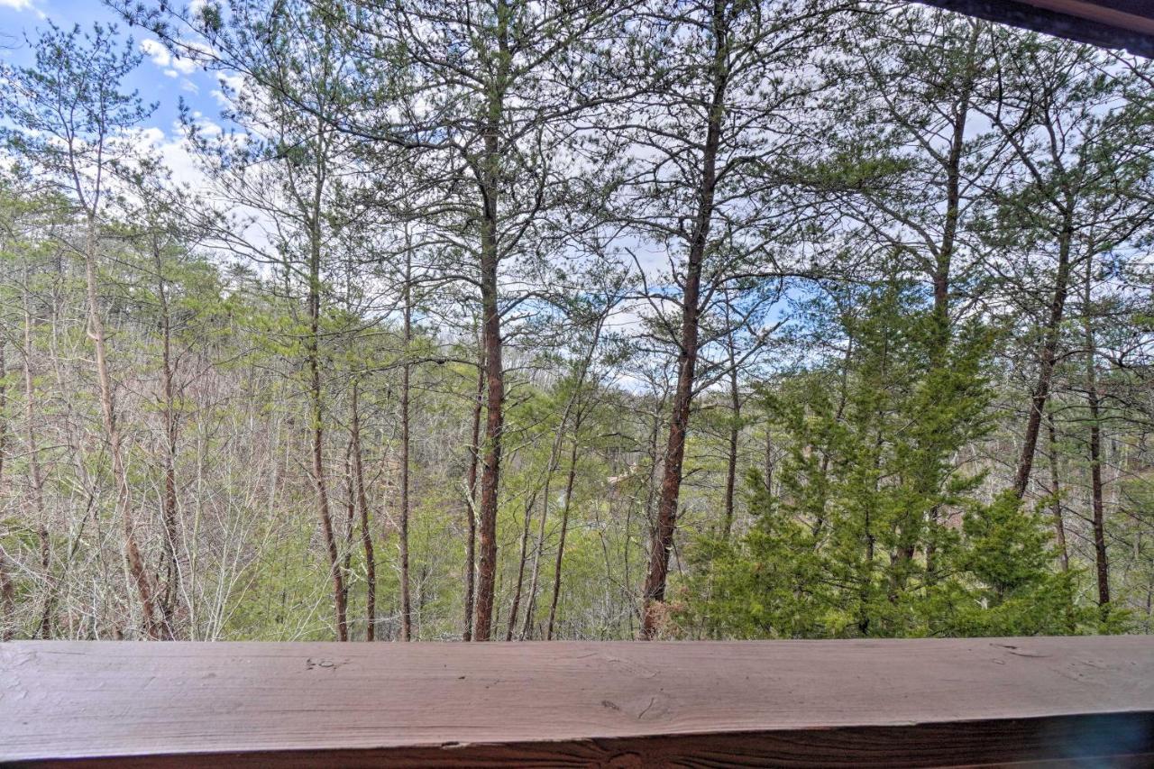 Inviting Sevierville Cabin With Deck And Hot Tub! 外观 照片