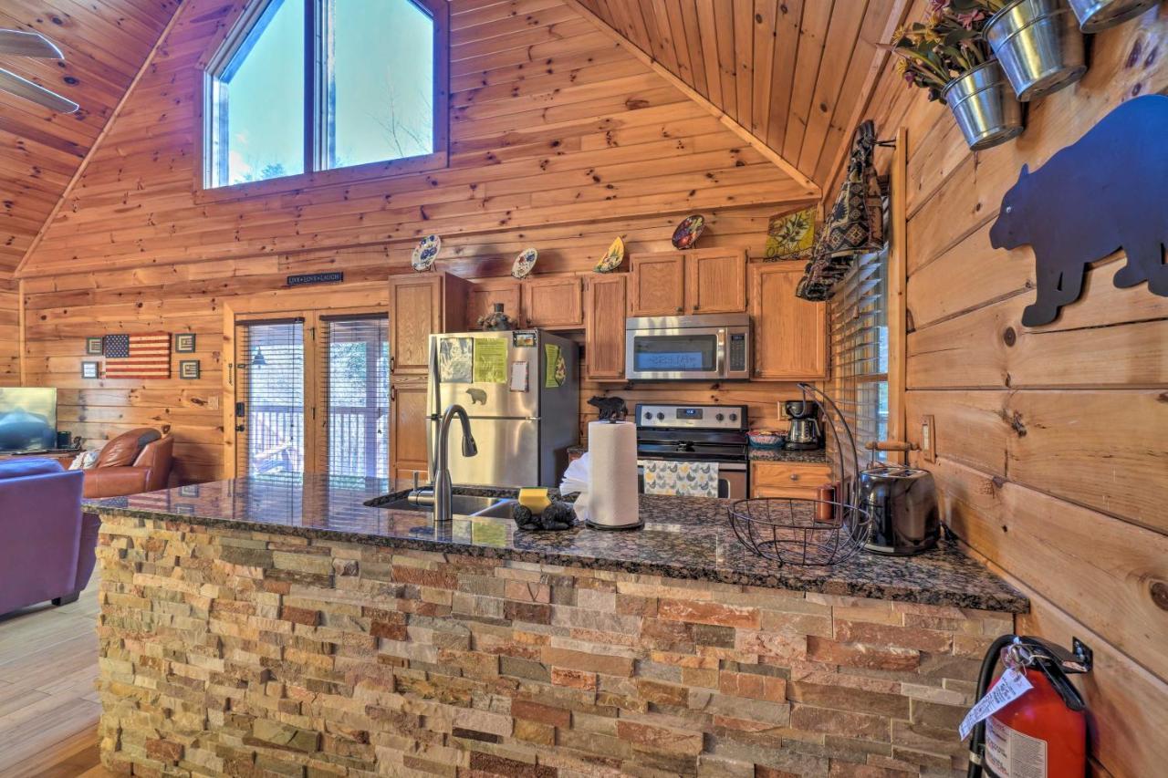 Inviting Sevierville Cabin With Deck And Hot Tub! 外观 照片