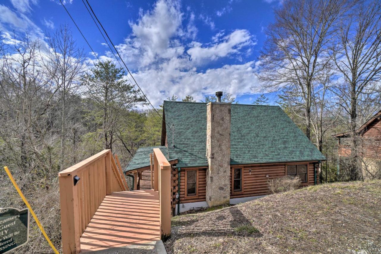 Inviting Sevierville Cabin With Deck And Hot Tub! 外观 照片